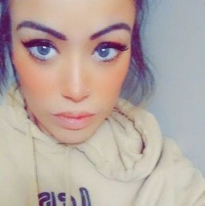 Meet your Posher, Naomi